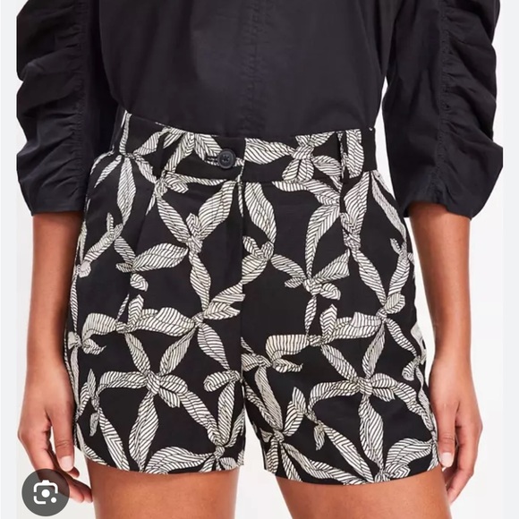 White and black printed rayon women shorts